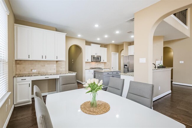 Building Photo - 28806 Crested Butte Dr