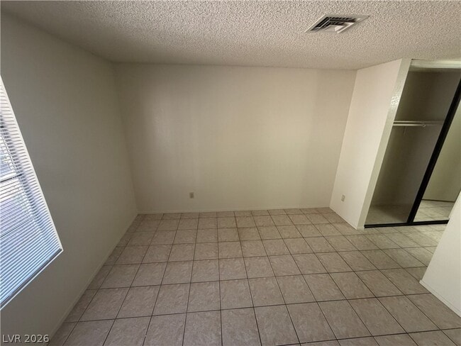 Building Photo - 4736 Nara Vista Way