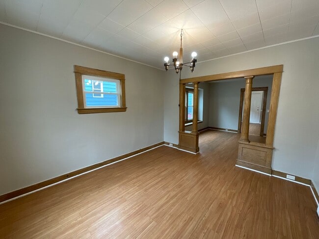 Building Photo - 3392 W 49th St