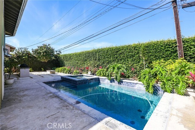Building Photo - 16051 Ballantine Ln