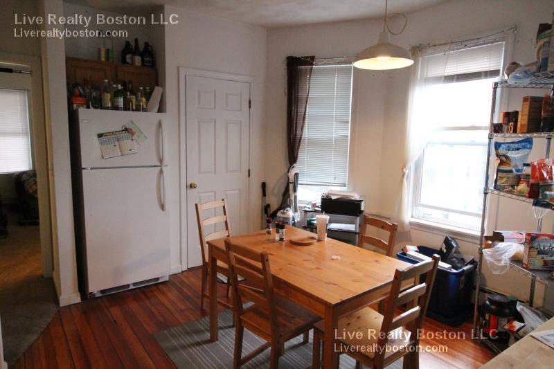 Building Photo - 58 Mansfield St
