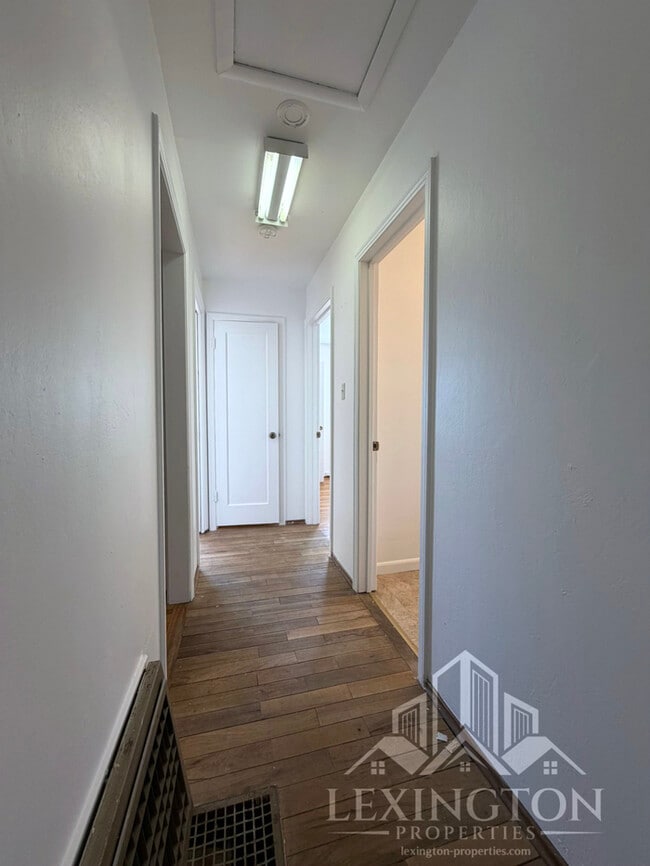 Building Photo - Beautifully Updated, Single-story, 3BD/1.5BA, Home near Tahoe Park!