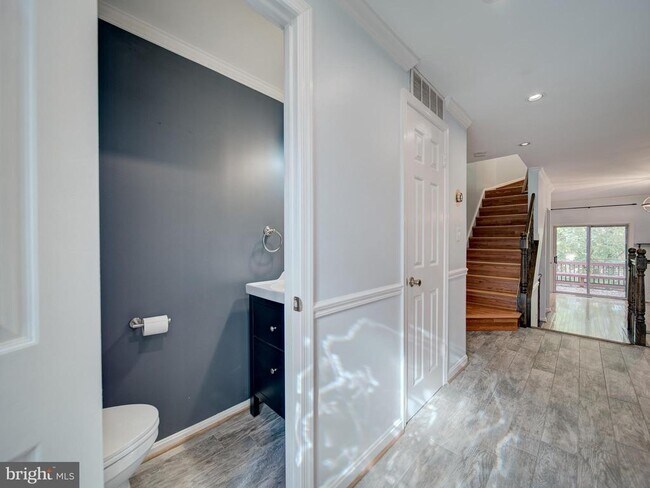 Building Photo - 6191 Little Valley Way