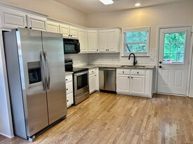Building Photo - 1107 Cashmere Dr