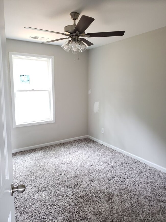 Building Photo - New Construction! 2 Bed/1.5 Bath Near Down...
