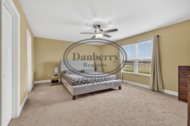 Building Photo - 24989 Reddington Ct