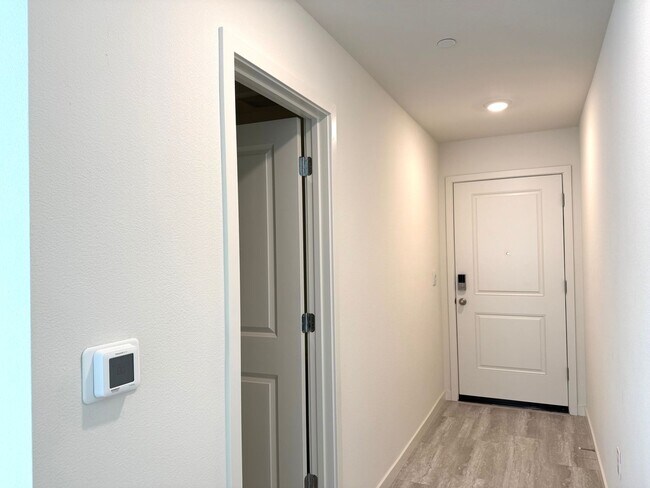 Building Photo - 2024 Shady Tree Cir