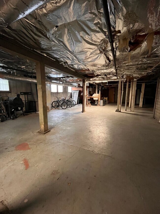 Building Photo - 2129NW