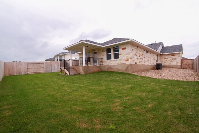 Building Photo - Newly Built 3 Bedroom, 2 Bath Home in Leander