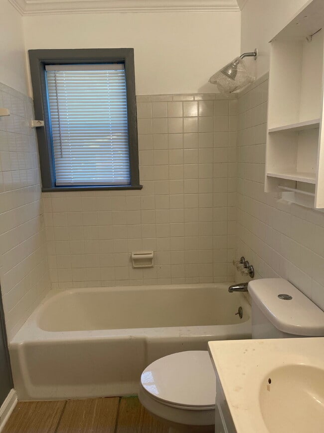 Building Photo - SPACIOUS BRICK RANCH in GOLDSBORO! 4 BR, 2 BA - FENCED-IN YARD *Convenient to SJAFB*