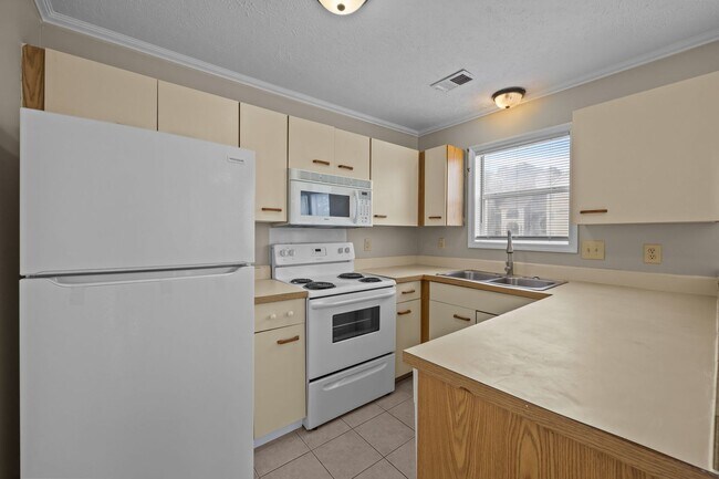 Building Photo - 962-6 Stewarts Creek Dr