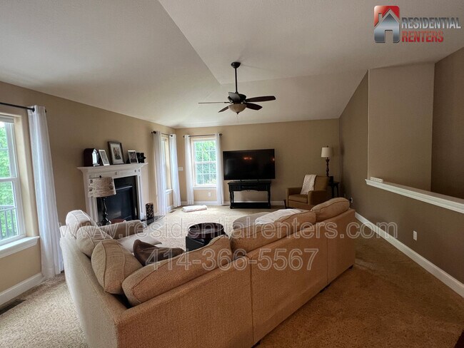 Building Photo - N77W22925 S Coldwater Cir