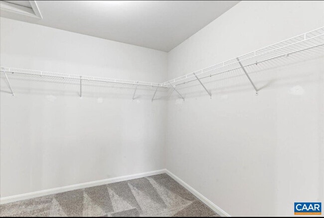 Building Photo - 407 Meadows Dr