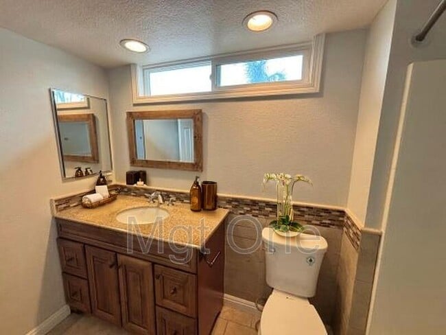 Building Photo - 13723 Berkeley Ct