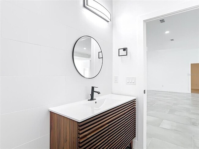 Building Photo - 159 Antilla Dr