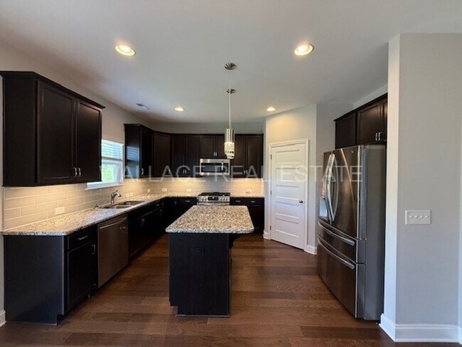 Building Photo - BEAUTIFUL 4 BEDROOM HOUSE IN LENOIR CITY!!!