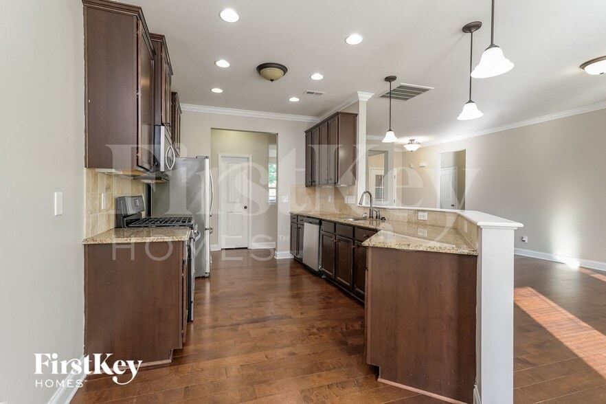 Building Photo - 1651 Ashmead Ln