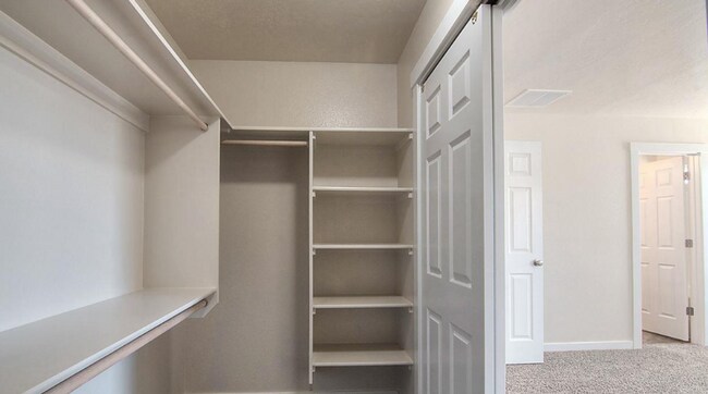 Building Photo - Comfortable Living in a Beautiful, Well-Kept Home