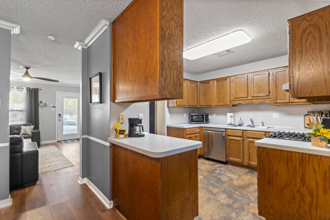 Building Photo - 106 Willow Grove Ct