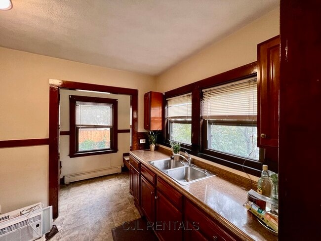 Building Photo - 40 Copley St