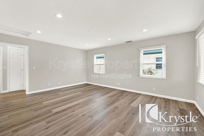 Building Photo - 1007 Maple Ave