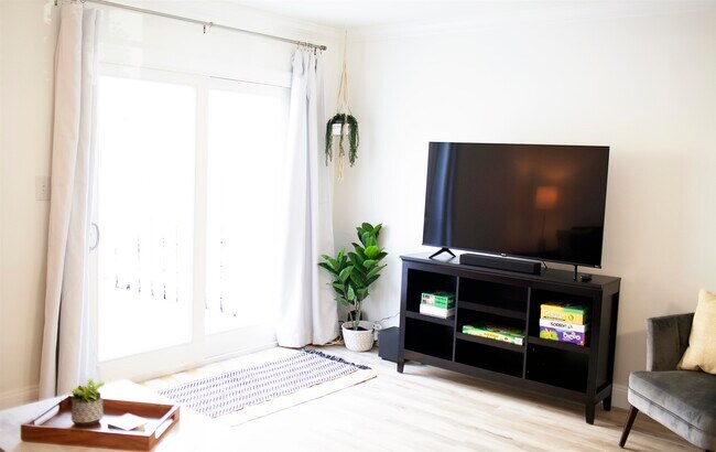 Building Photo - 4505 N Kings Hwy