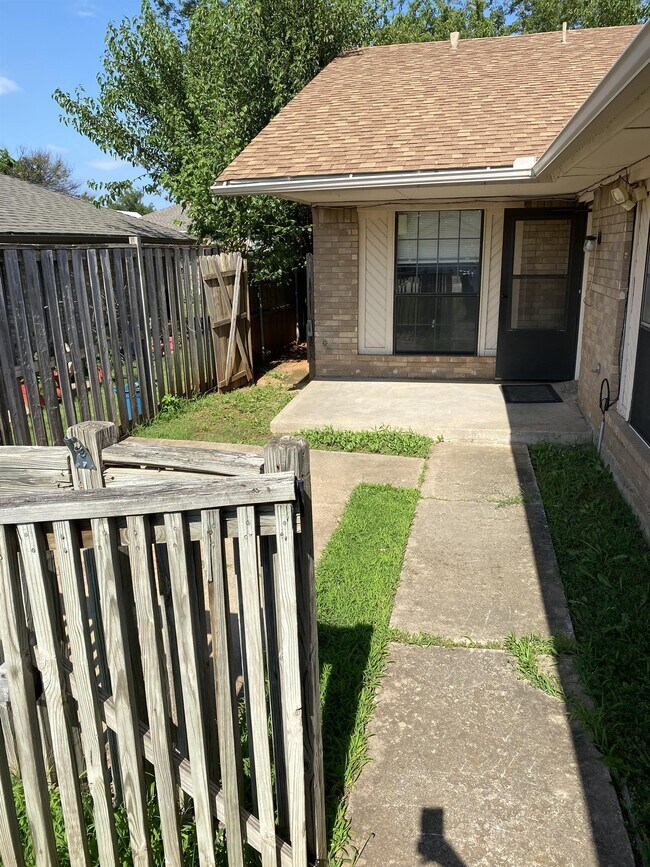 Building Photo - 12606 Abbotts Way