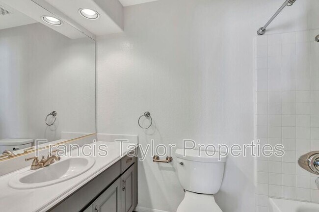 Building Photo - 12865 Palisades Ct