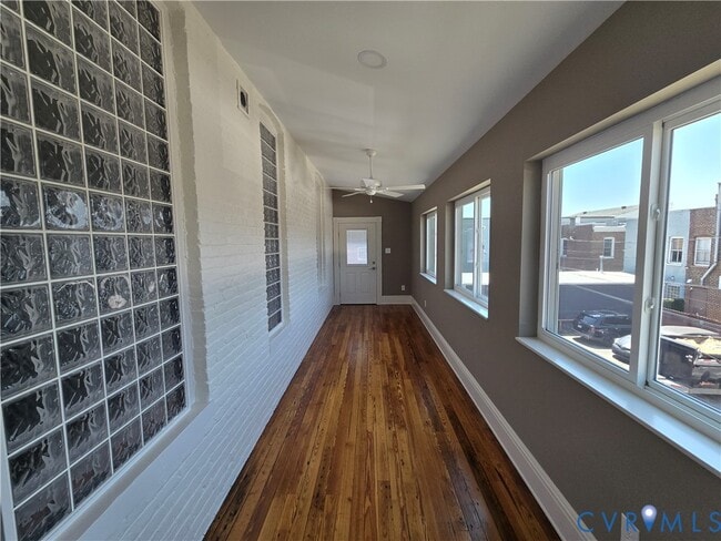 Building Photo - 1 N Harvie St