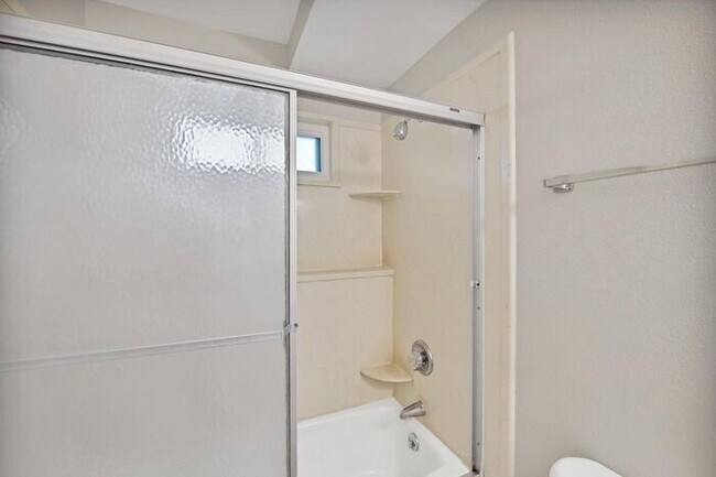 Building Photo - Spacious 5-Bedroom Home in Paradise Hills – North Grand Junction