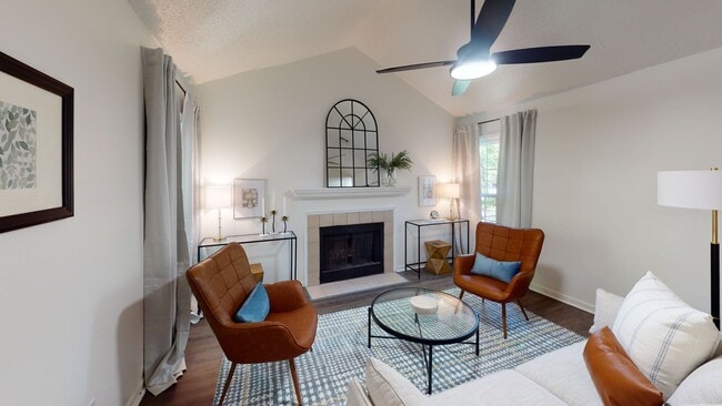 Building Photo - Heart of Baton Rouge-Spacious 3-bedroom,2-bathroom Condominium