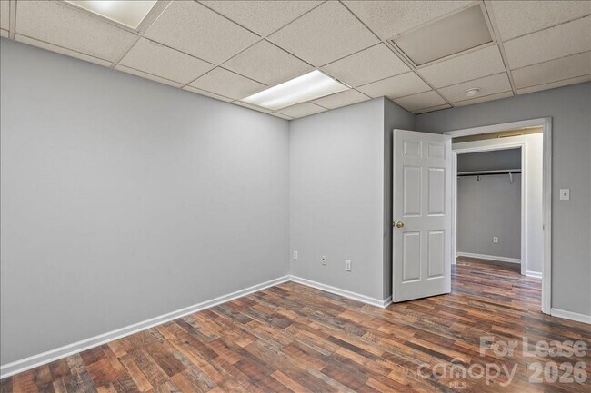 Building Photo - 300 E Gold St