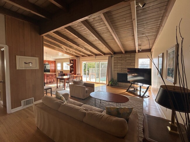 Living Room - Open Floor Plan to Dining Room, Kitchen, and backyard - 5835 Babbitt Ave