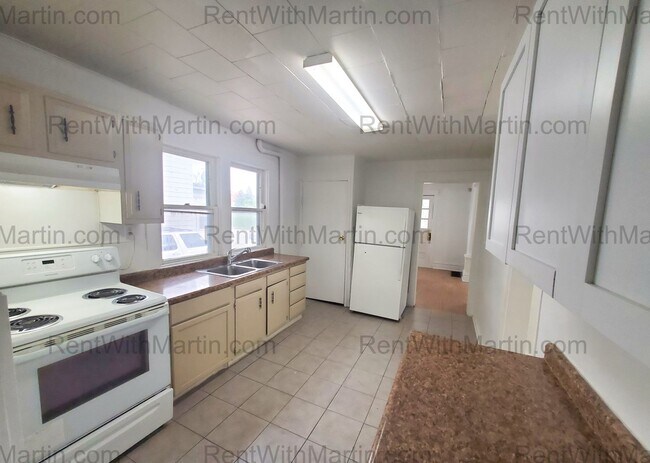 Building Photo - 1931 Franklin St