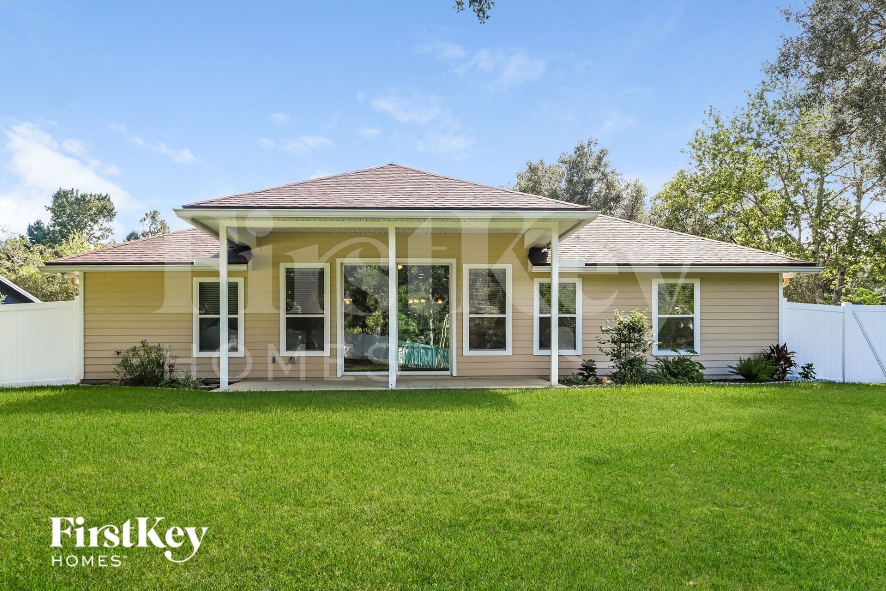Building Photo - 13915 Ponderosa Pine Dr E