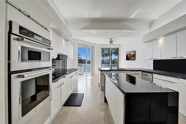 Building Photo - 3801 NE 207th St