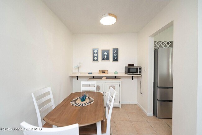 Building Photo - Furnished and Available  Oct 15-Dec 15 2026.  Then for next year May 1 - September 30th, 2027