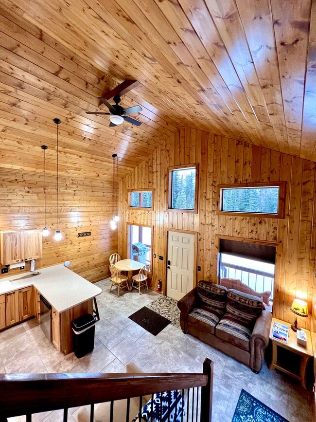 Building Photo - STR - 37900 Loriwood Drive