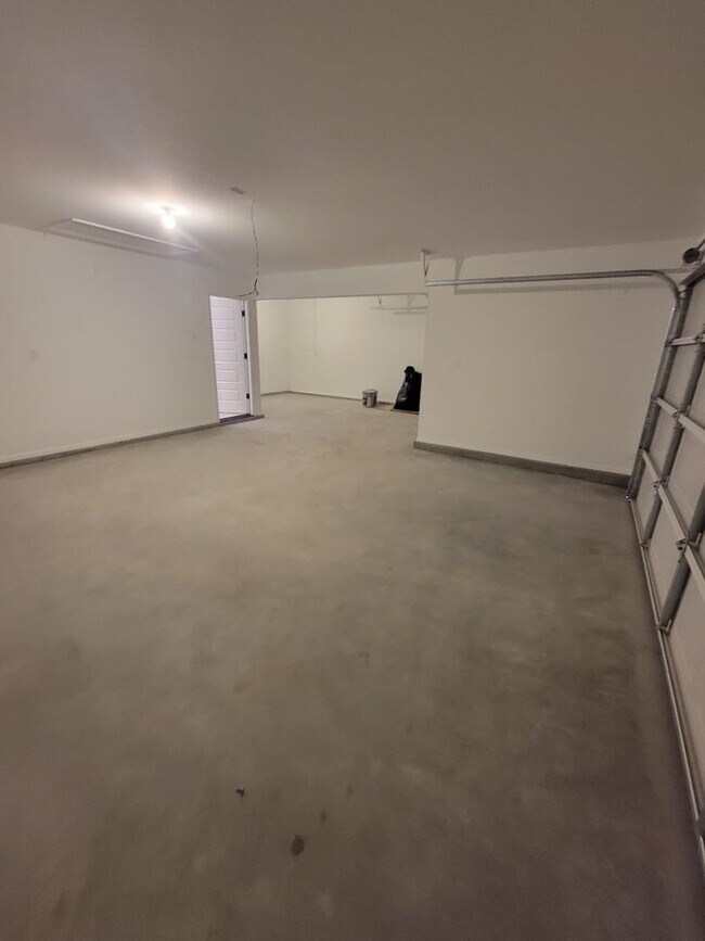 Building Photo - Stunning New Construction Simmons Home - 5 Bed 3 Bath - Pond View!