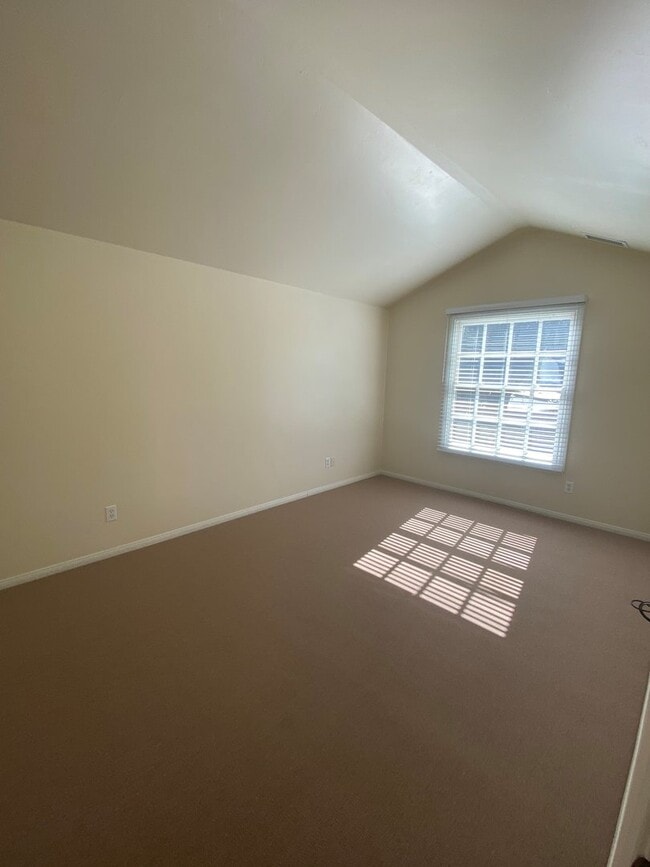 Building Photo - Santa Barbara - Cute two bedroom, one bath upstairs home near Cottage Hospital.