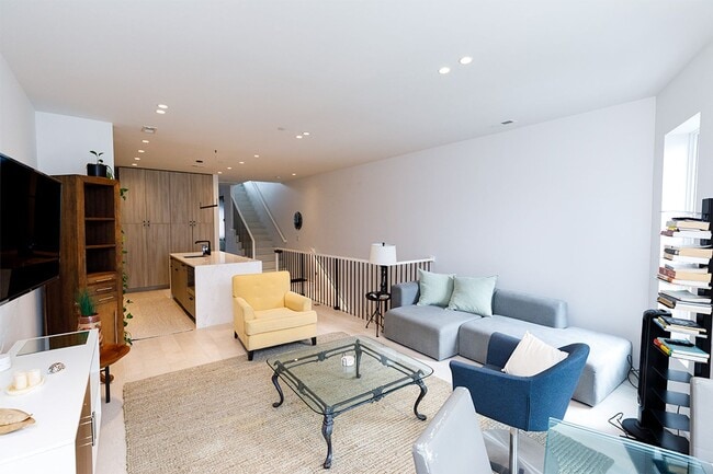 Building Photo - Modern Penthouse in Columbia Heights