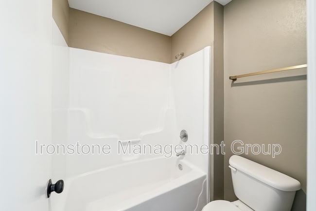 Building Photo - 8217 N 117th E Ave
