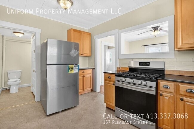 Building Photo - 157 Pleasant St