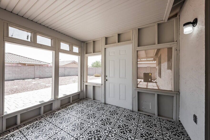 Building Photo - 13859 W Tara Ln