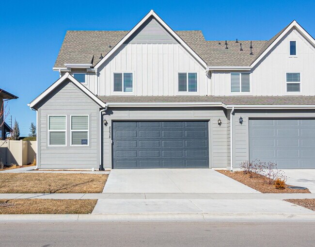Building Photo - "READY NOW! 3-Bed PLUS Office-Townhouse Retreat in Eagle, ID – Spacious Living with 2.5 Baths!"
