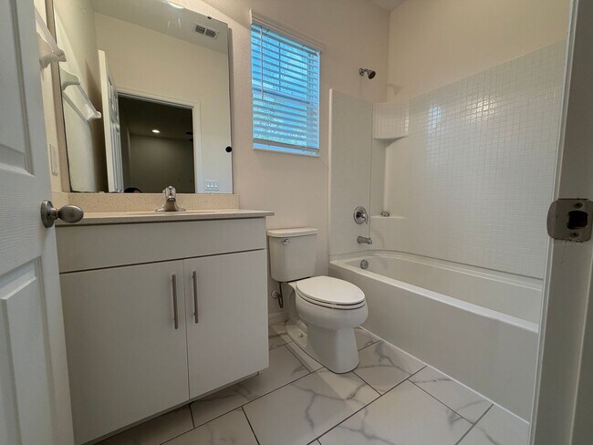 Building Photo - 8191 Mosaic Ln