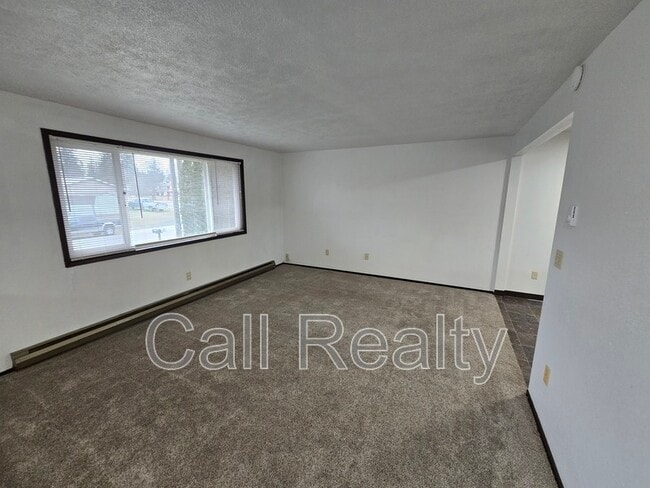 Building Photo - 3324 S Raymond Cir