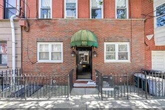 Building Photo - 523 Adams St