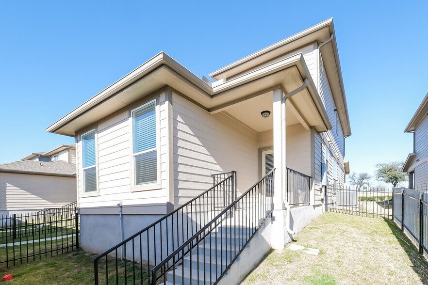 Building Photo - 415 N Heatherwilde Blvd