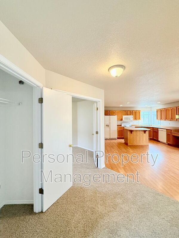 Building Photo - 11117 NE 104th St